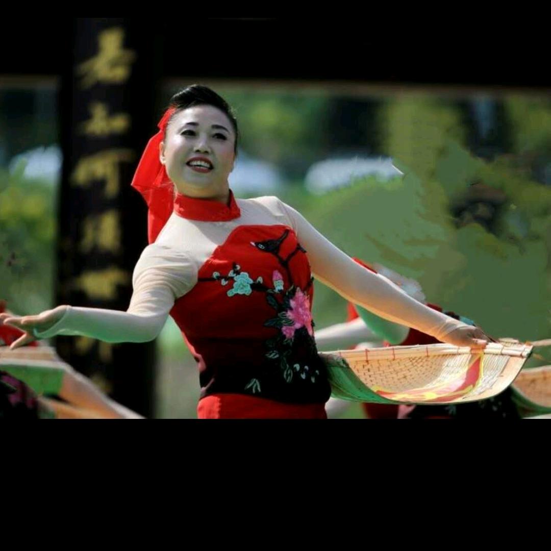 西充城北群姐曳舞团（鼓舞团）