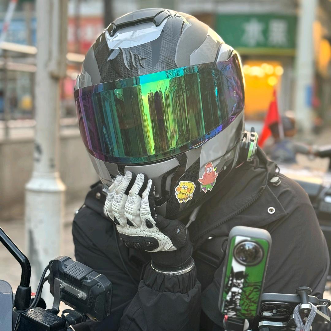 JIA迦不是奥特曼