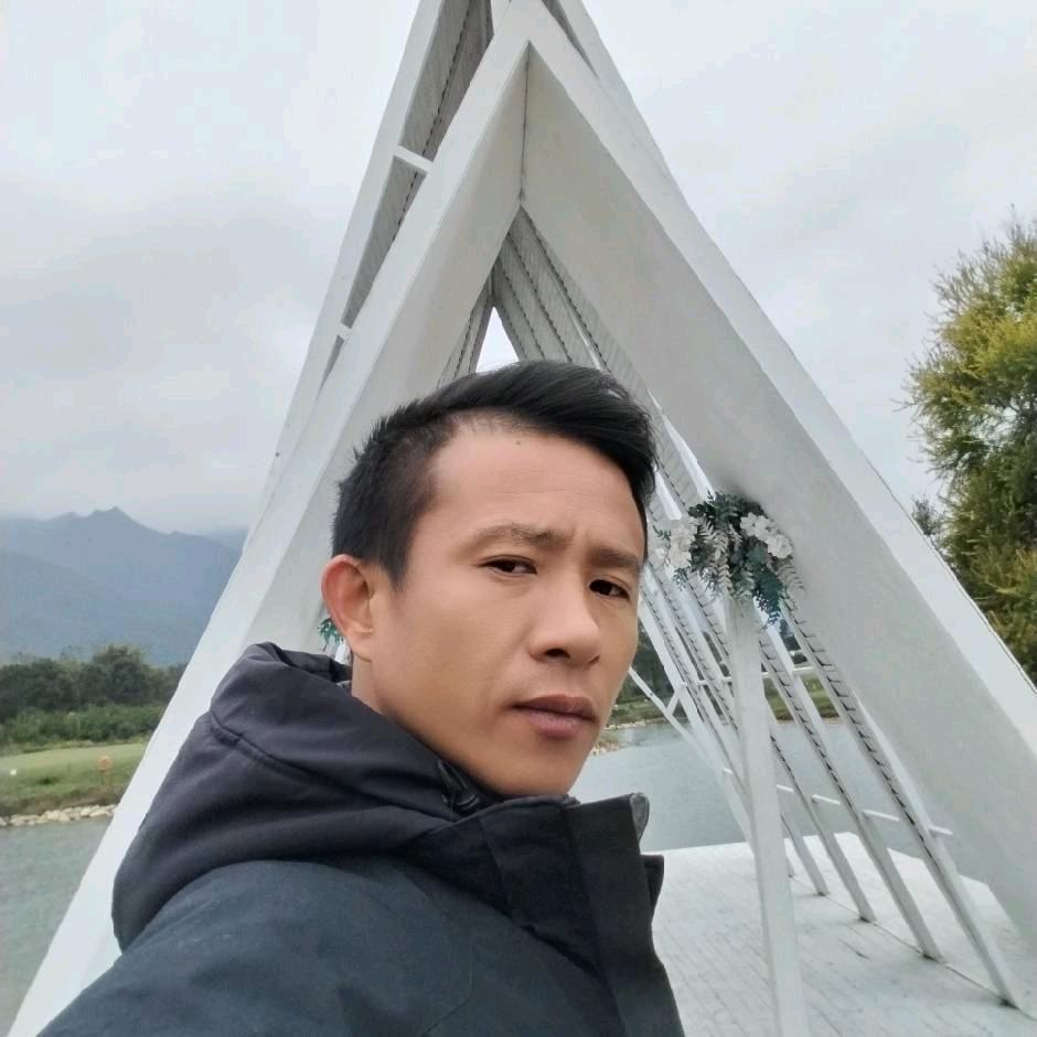 秦荣小哥