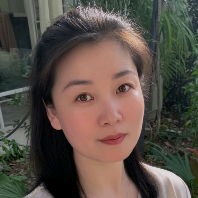 晓华一个人