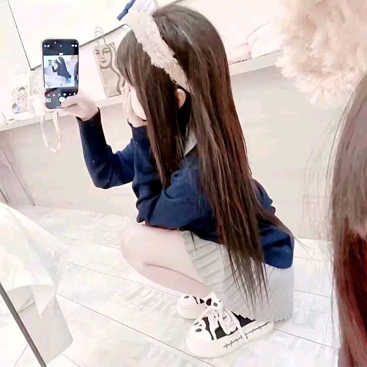 江愠妍.
