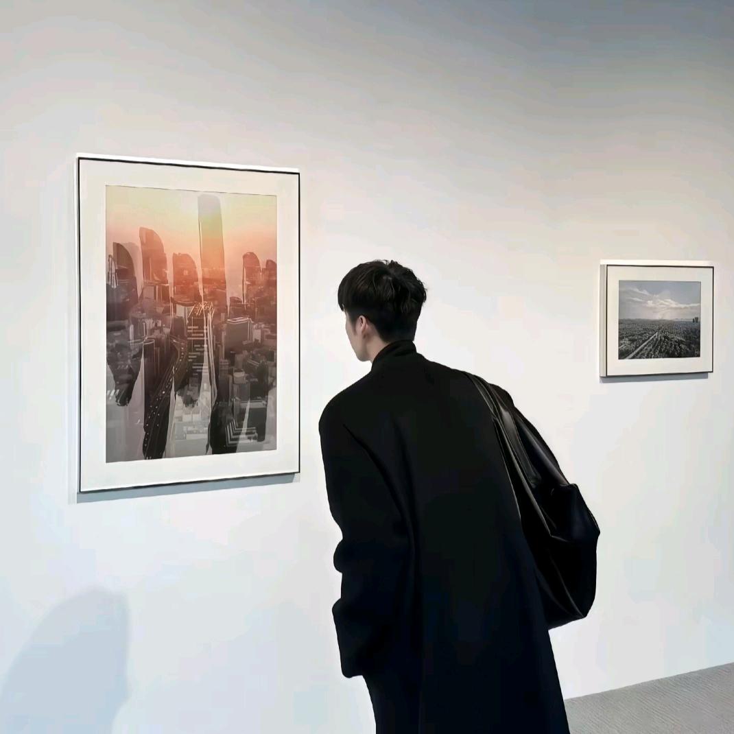 没疯完.
