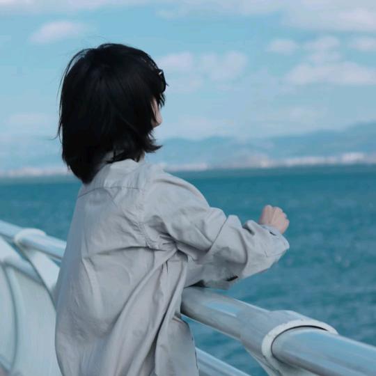 八月