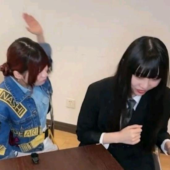 不登校传奇井芹仁菜