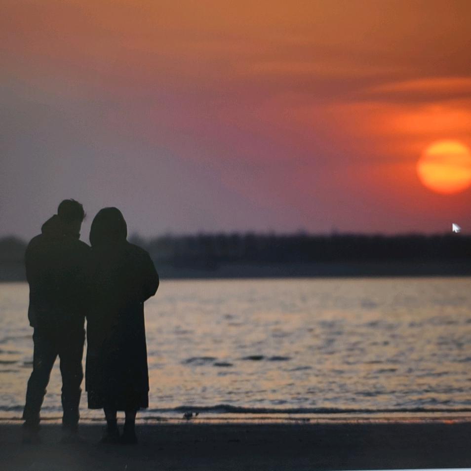 郁见FOTO （可约拍）