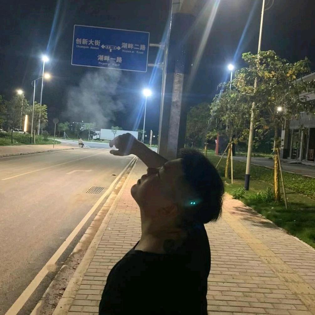 -吱昂张