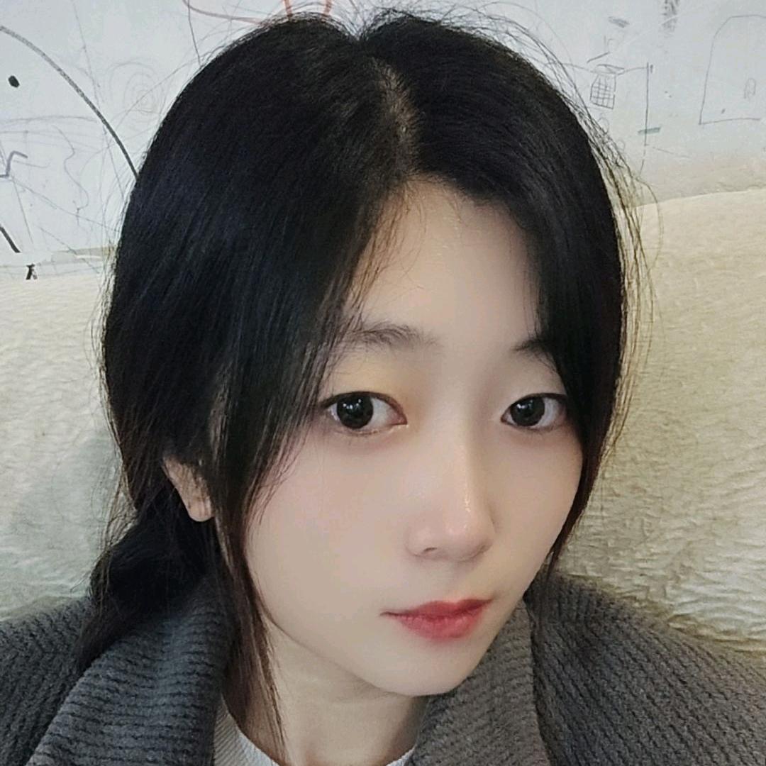 @冯芳吖🌺