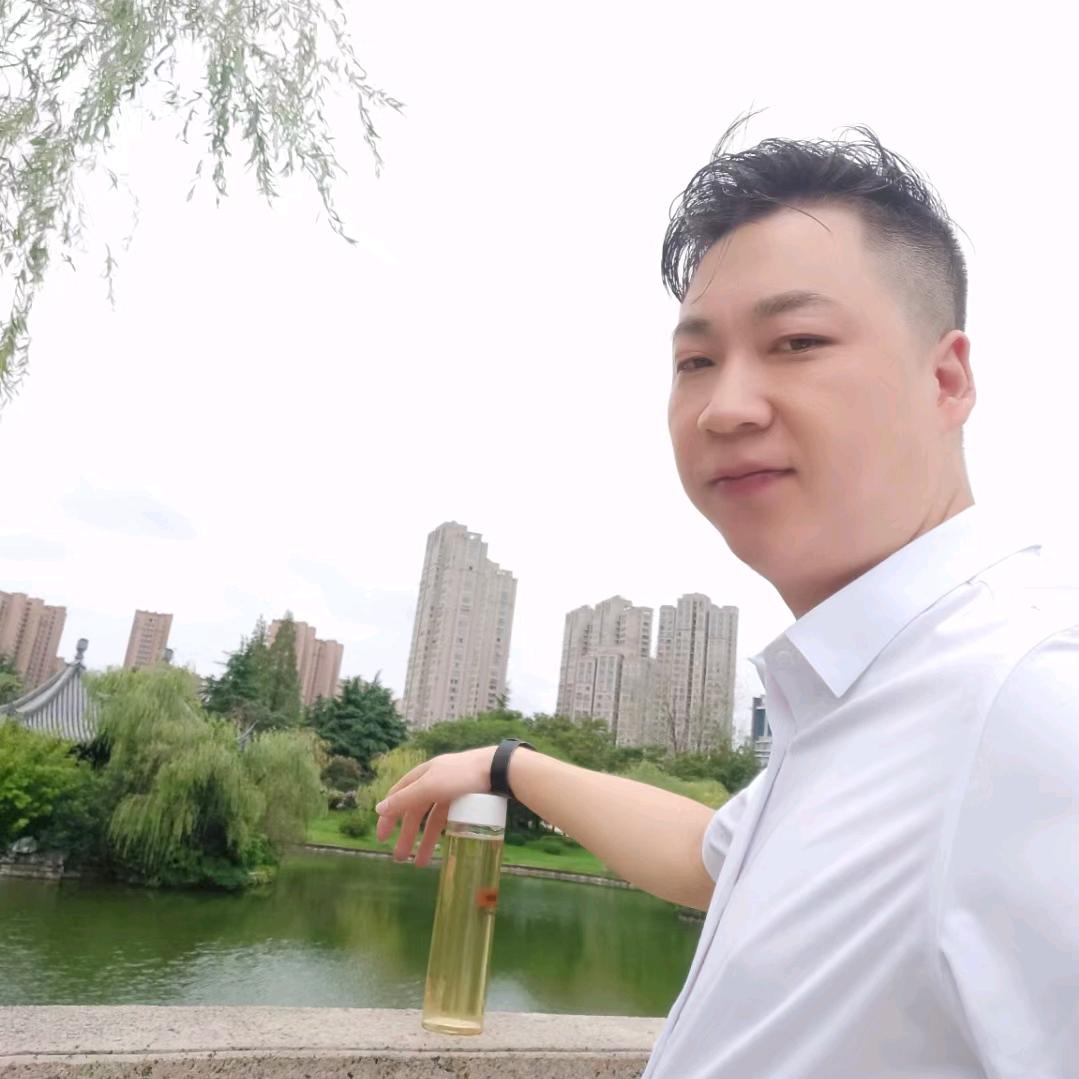 阳光明媚