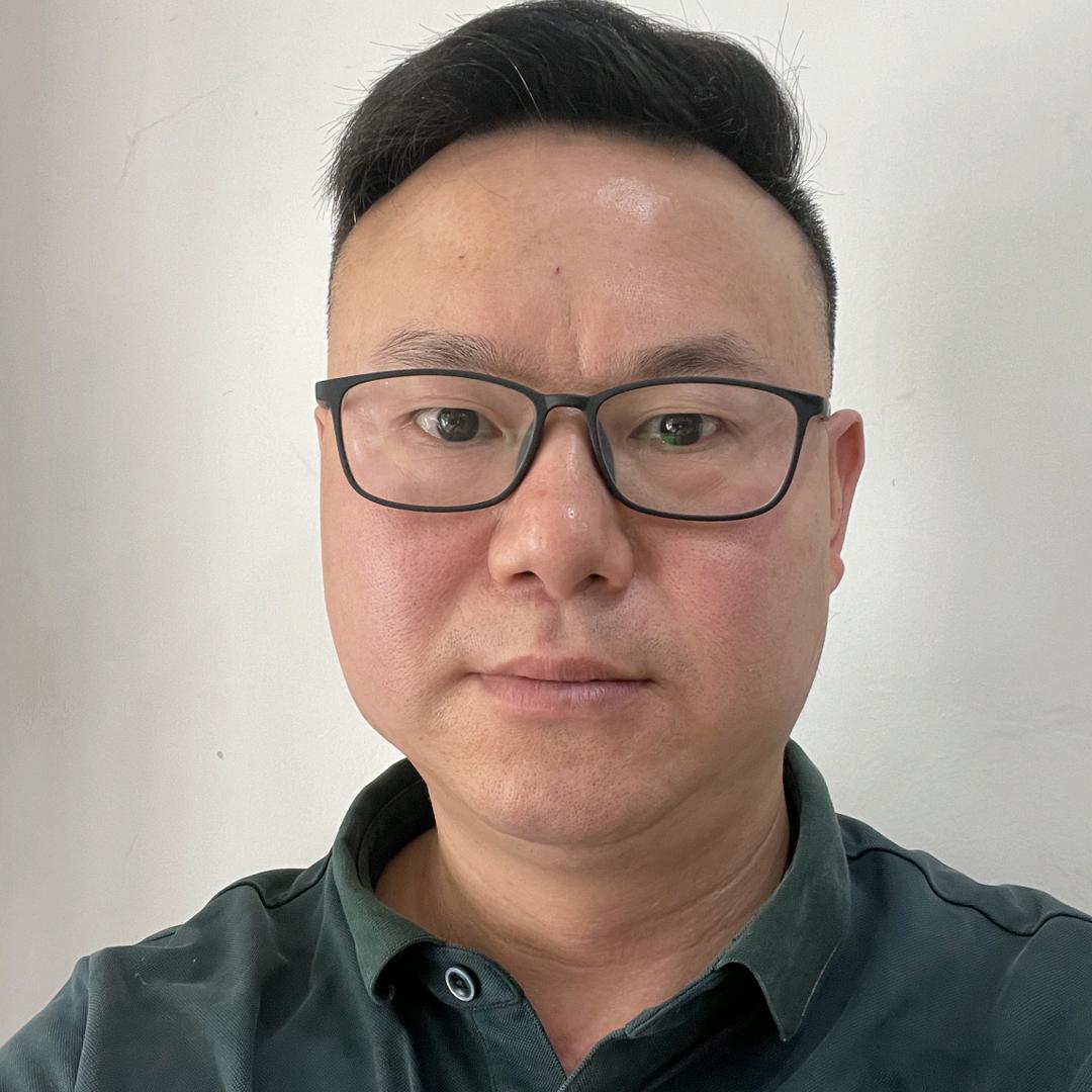 小拇指修车军哥