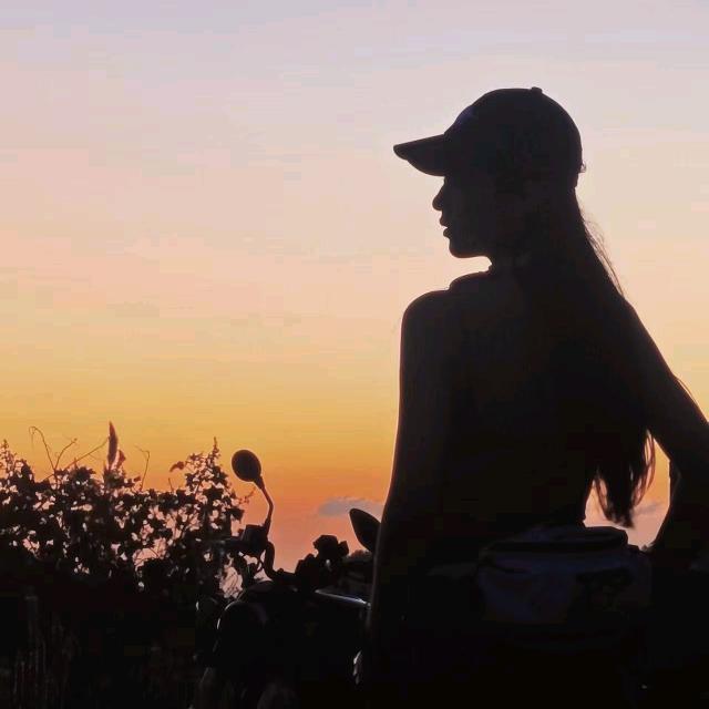 怴