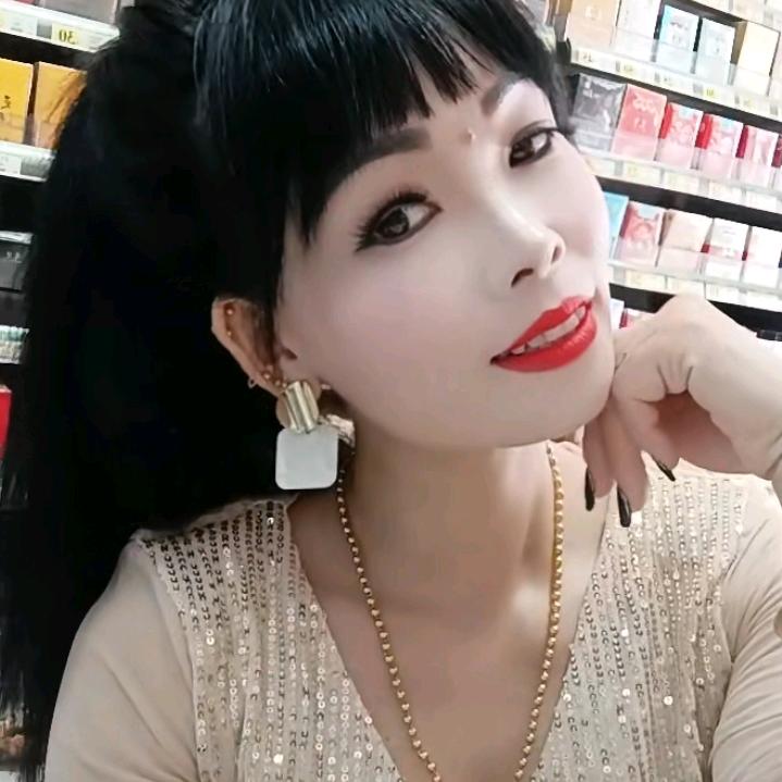 83年，霞姐