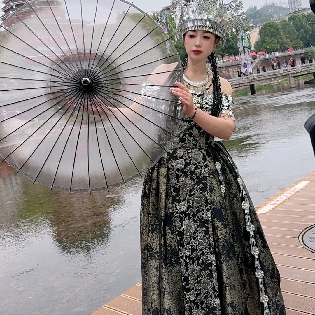 凤凰乐队（胡姐）