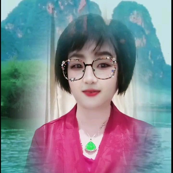 邓姐⋆̩☂︎*̣̩