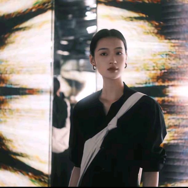 刘若男LIURUONAN原创女装穿搭