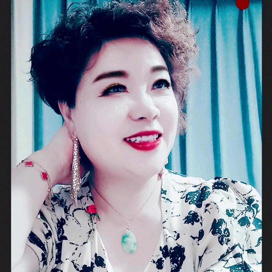 黄静艳