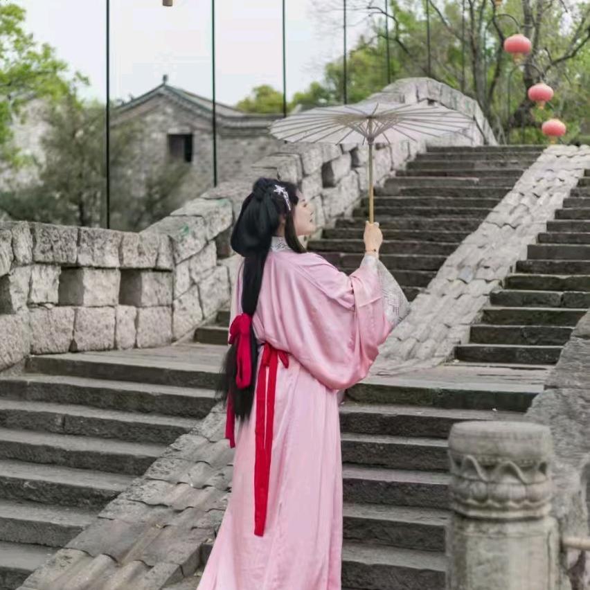 卖304不锈钢管的琳琳