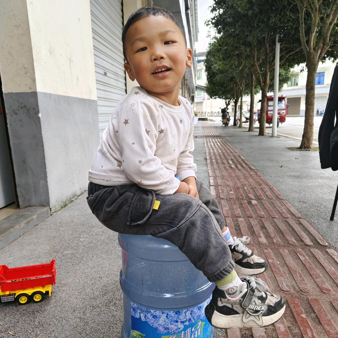 疯狂小余仔