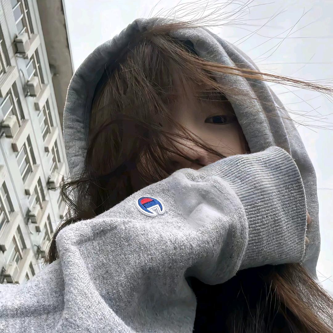 🥨 凌晨一点的猫～