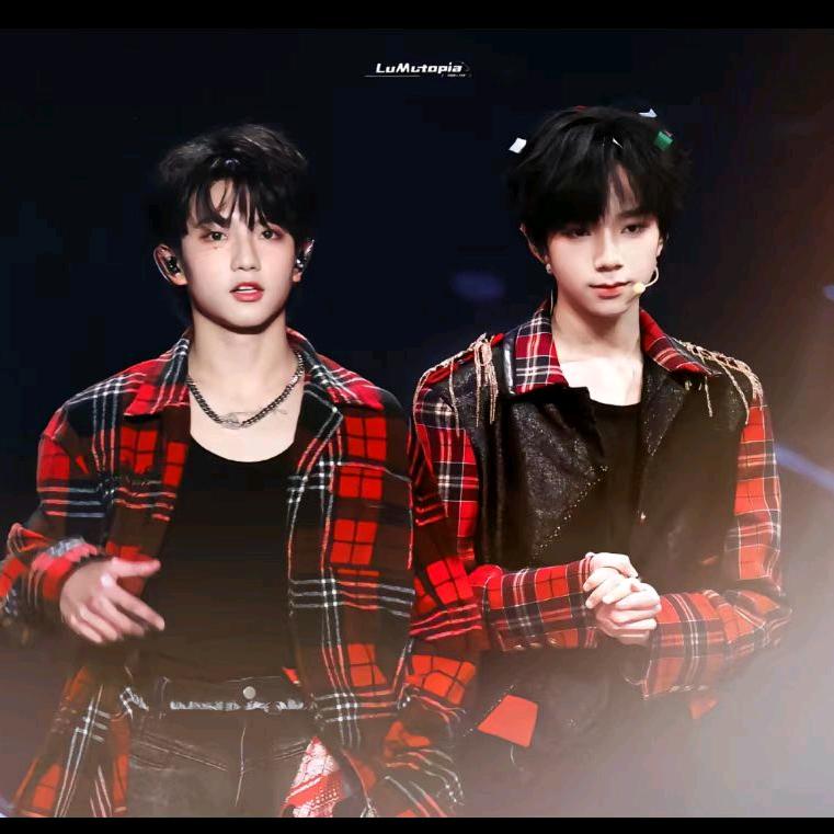 千秋🍂🥀🩵🩷