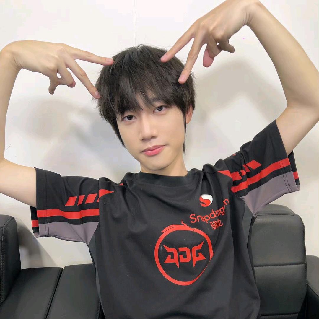 我有个拥抱你要不要