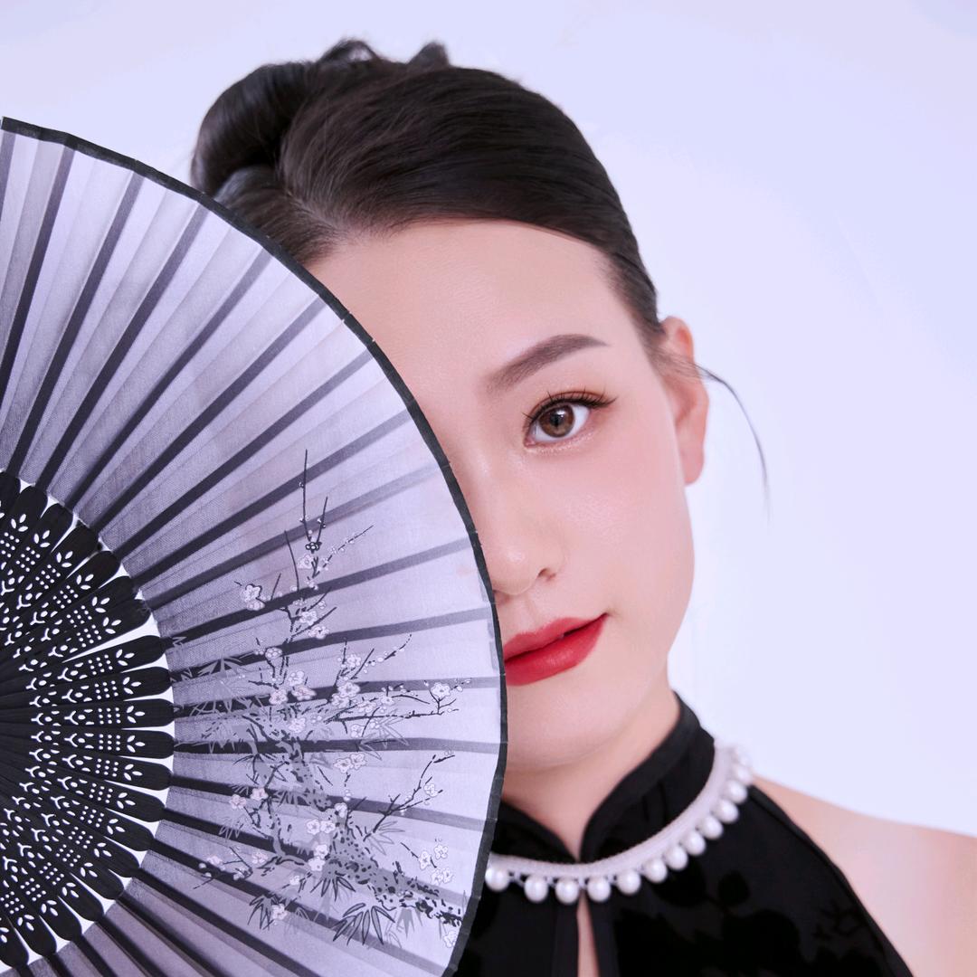 欣欣向荣吖
