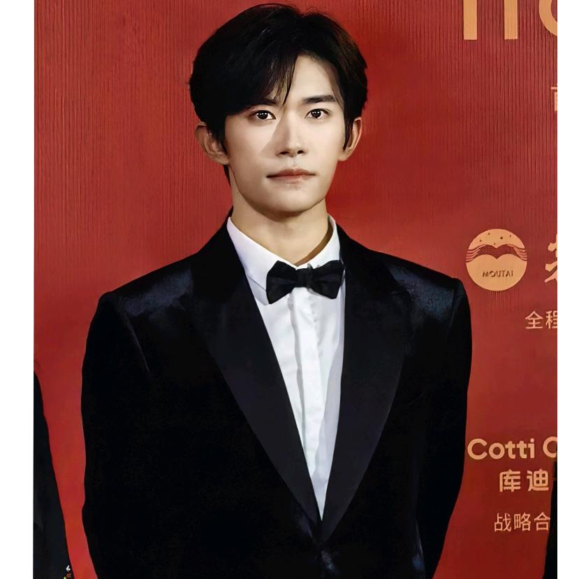 卖华为的小姐姐