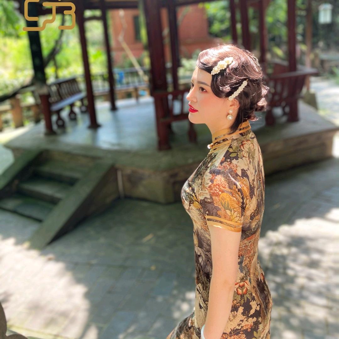 莉宝爱唱歌