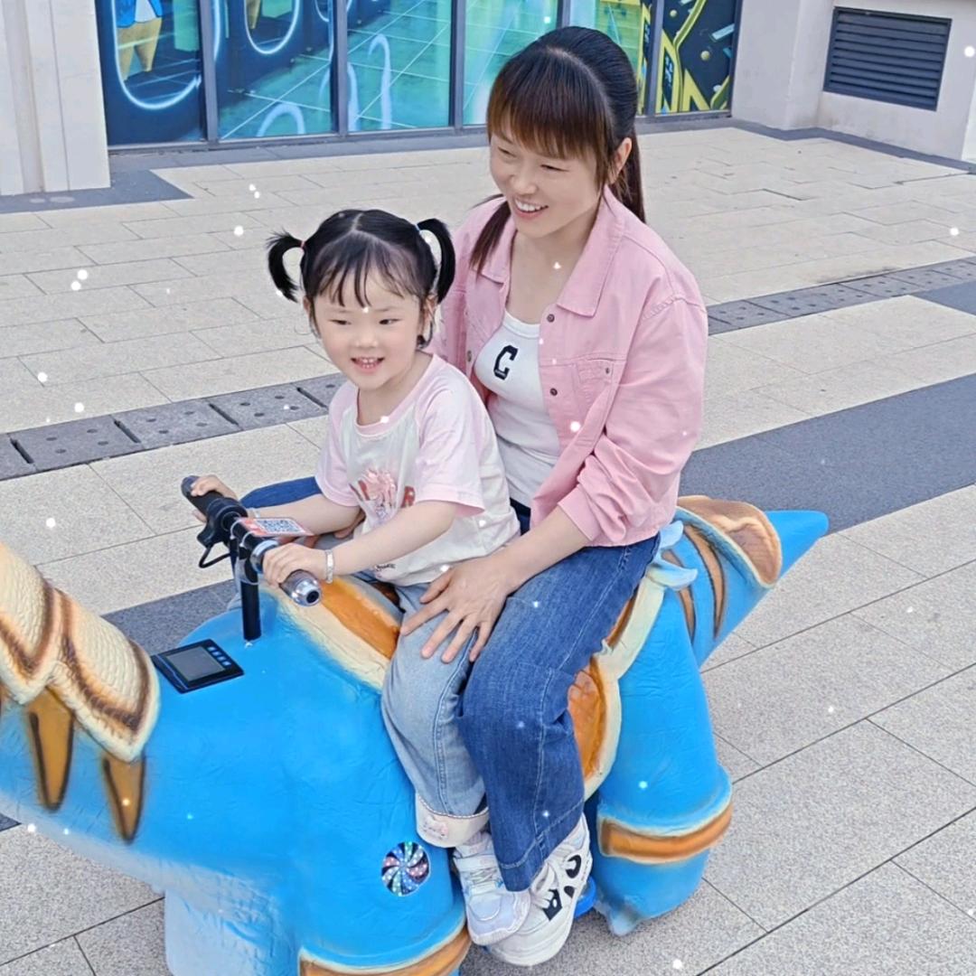 专抢小孩棒棒糖
