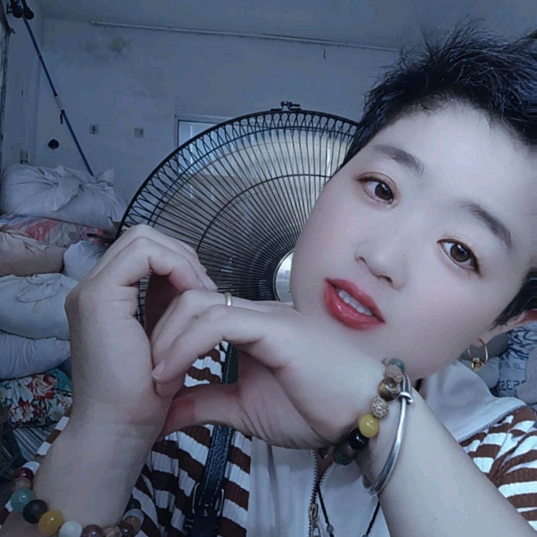 李小妮大量回收旧衣服☎️联系🎒👞👕