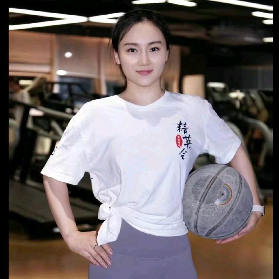 黄金时代健身美景龙堂店-大橙子