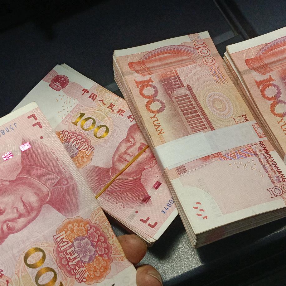 开挖机的向仙森