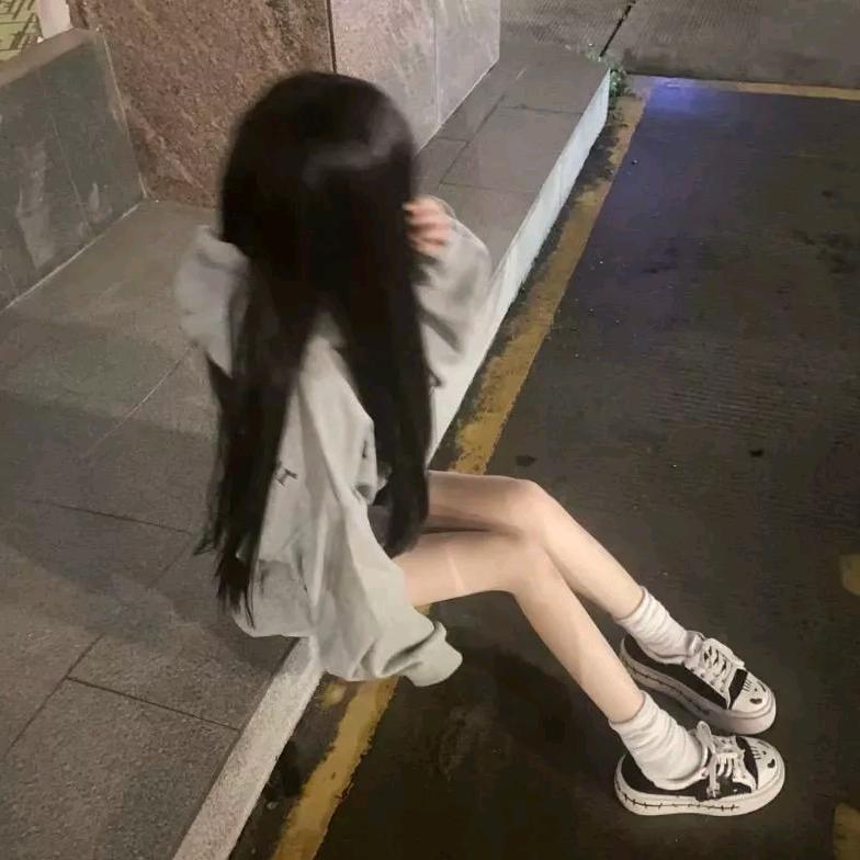 ៸៸᳐Y⩊ i៸៸᳐