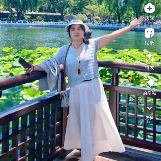 向小玲，
