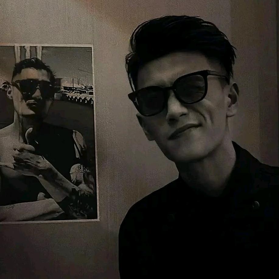 小帅喜欢吃棉花糖◉‿◉