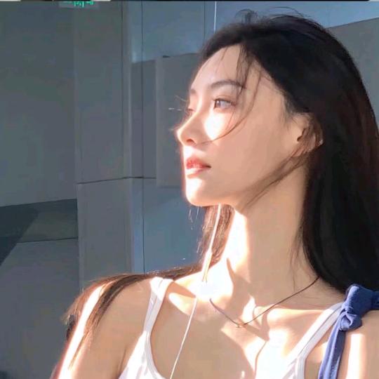 凌晨烂在梦里的花