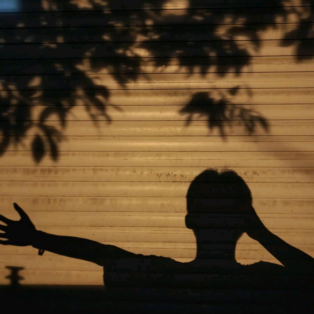 竹枝齐，向山河