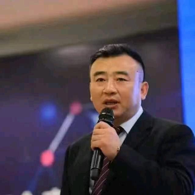 鸣谦，奇门老师傅