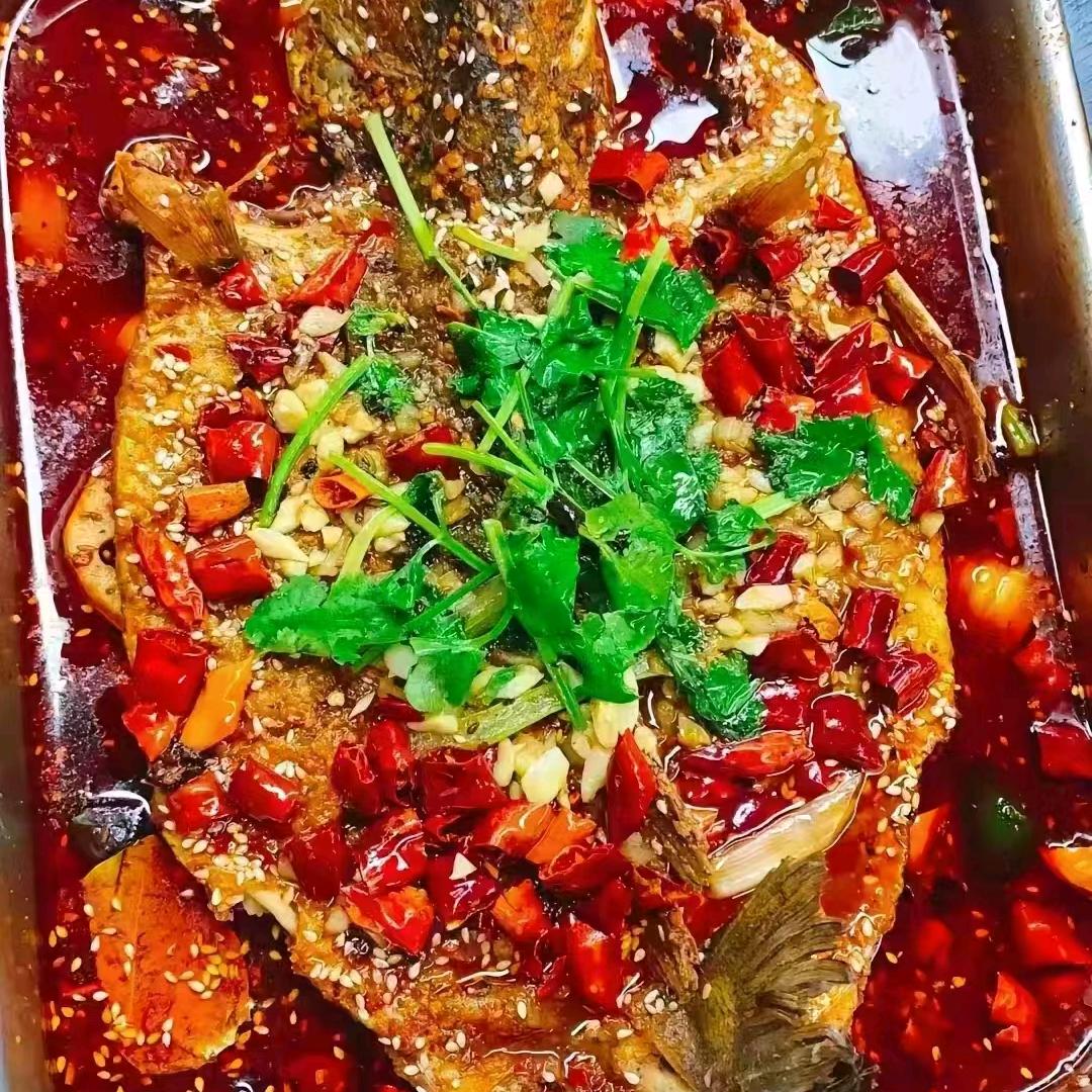 中央公园辉红烤鱼店乐堡啤酒6元一瓶