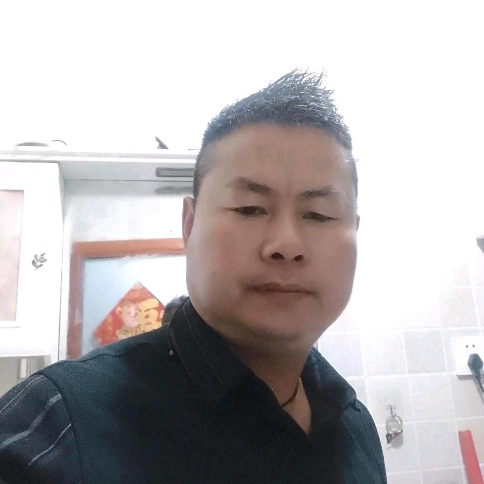 茫茫人海缘相遇，蓝蓝的天空云相随