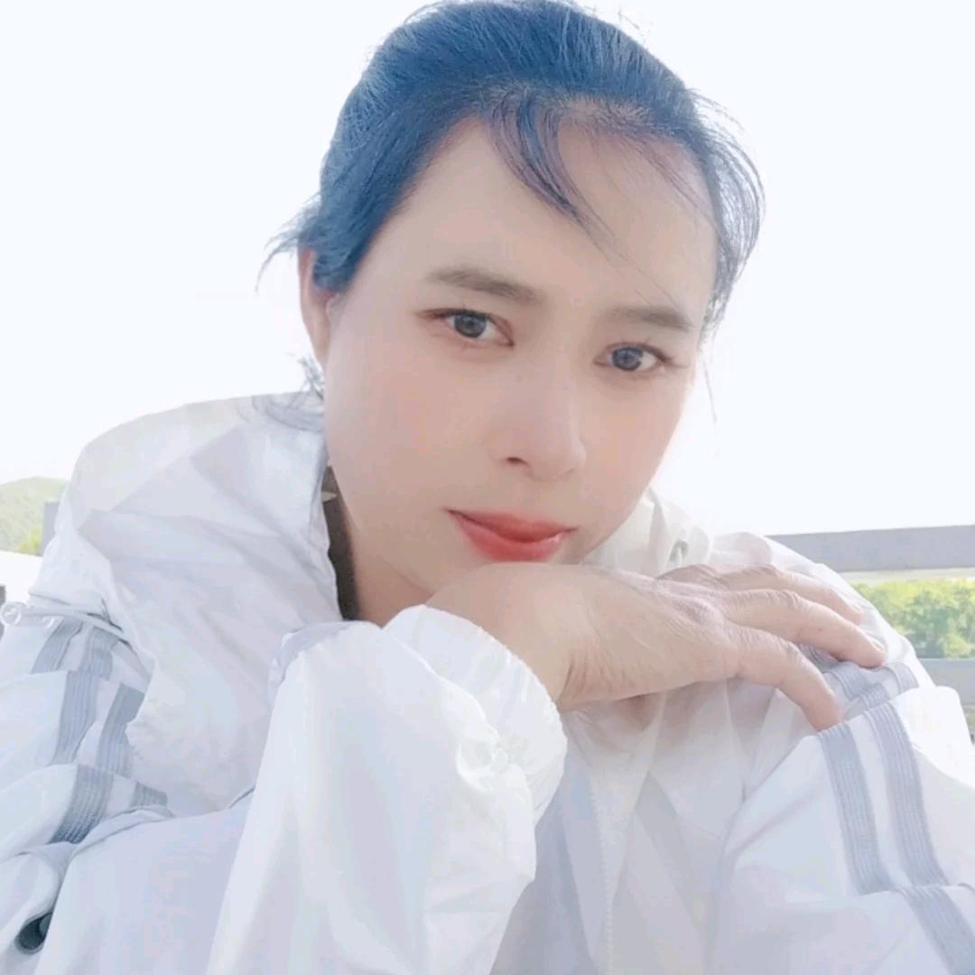 水中月