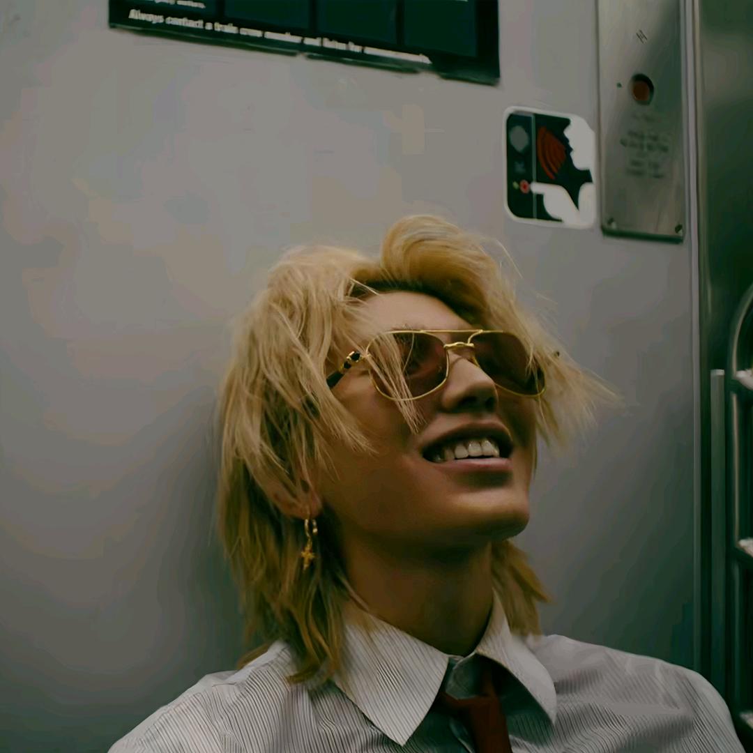 .蔡徐坤