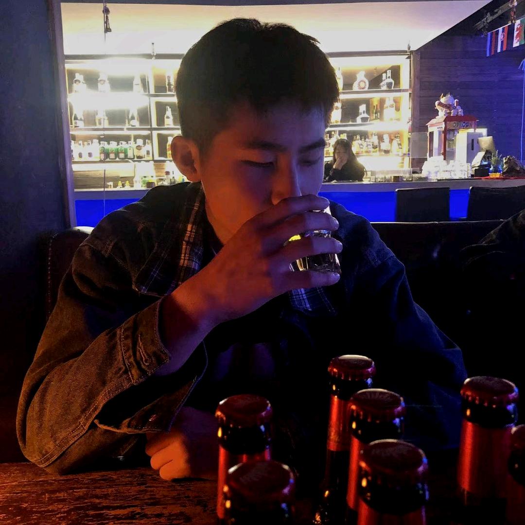 卖🍺的小陳