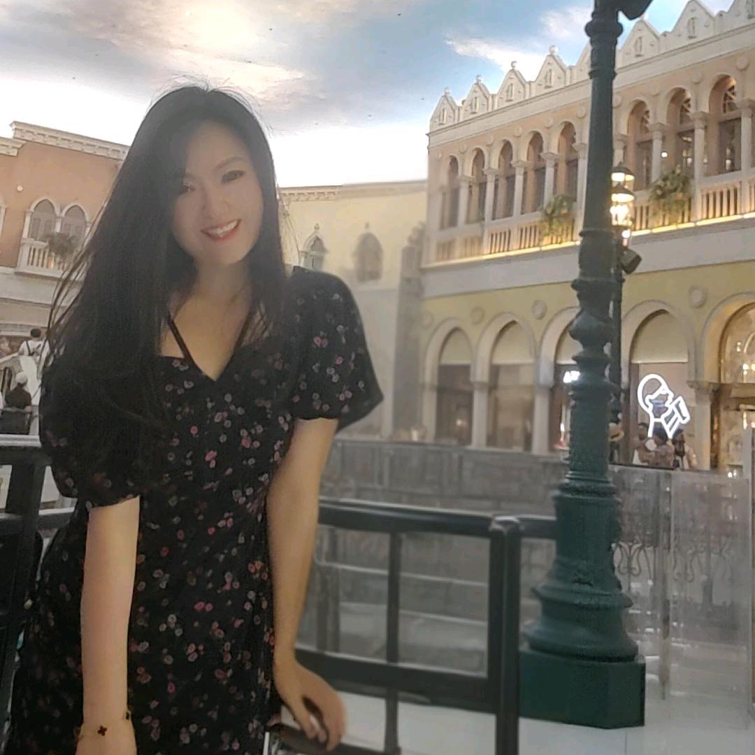 英子