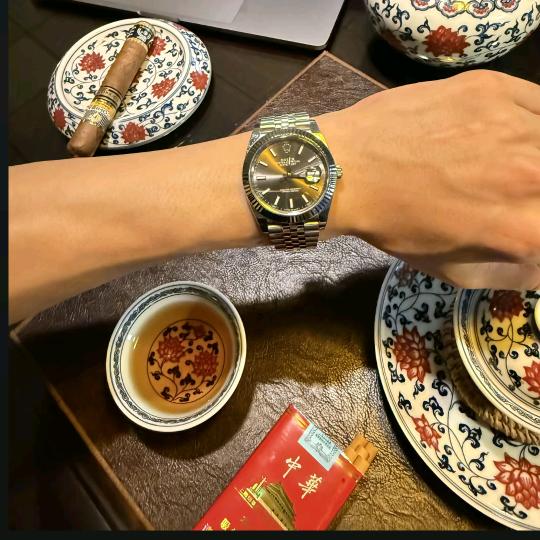 虚伪的一天