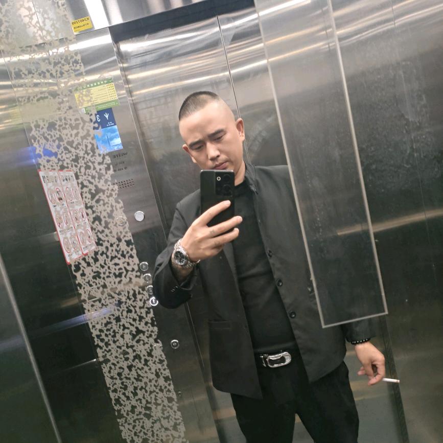 @²⁰²⁵ 🍂᭄ཽ࿆王先生᭄❀ ͜҉。