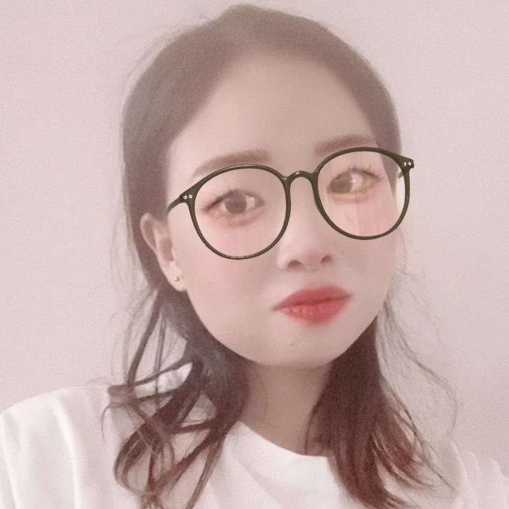 左撇子姑娘