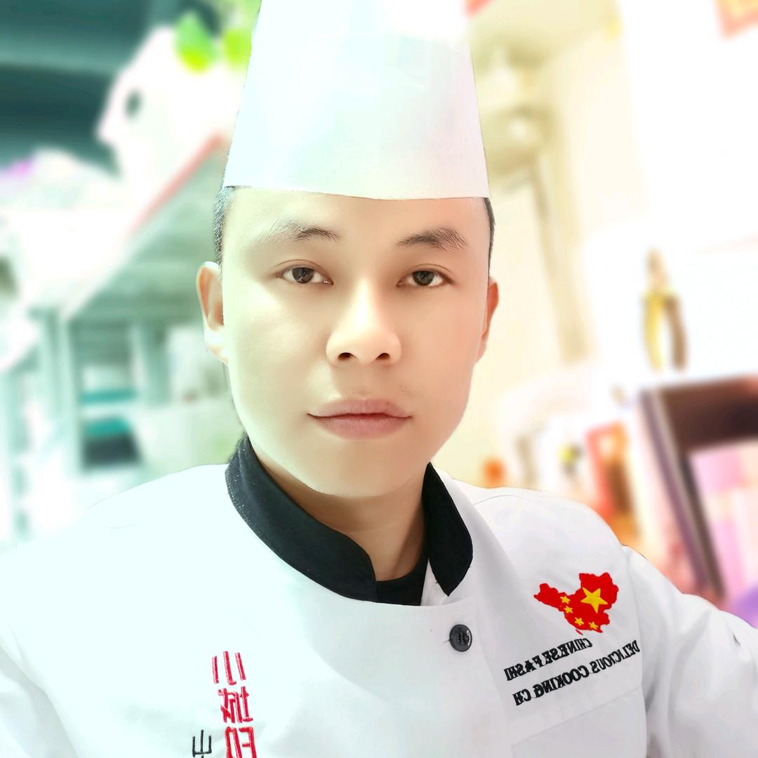 美食推荐官～亮哥