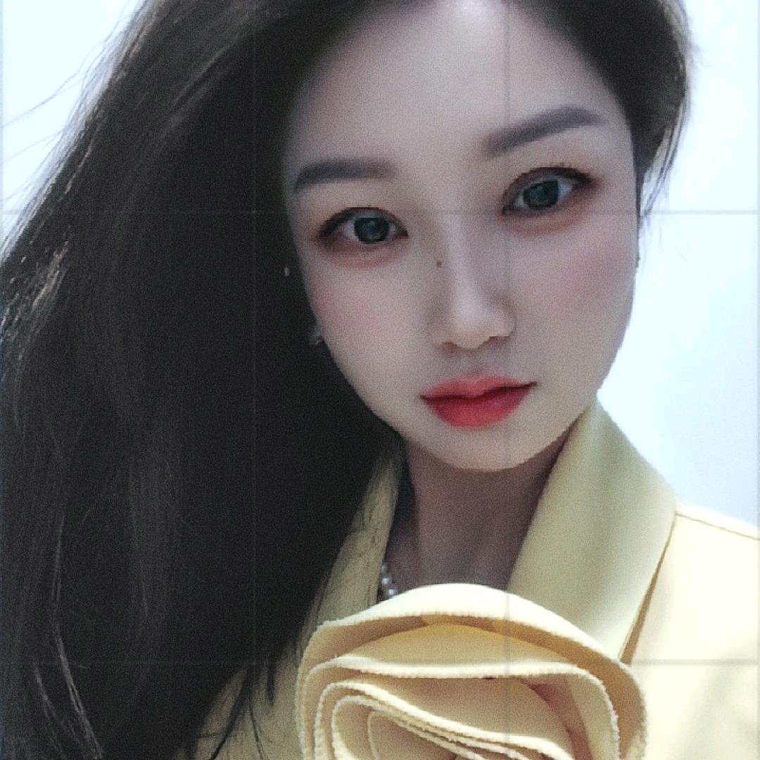 李朕语   摩羯座女生（橱窗🈶好物）
