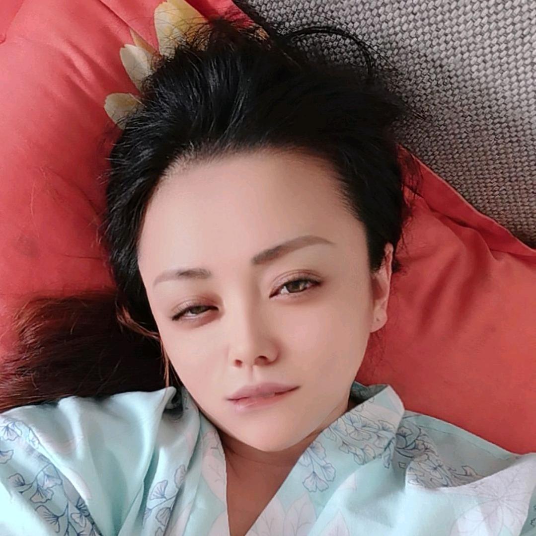 晴晴（爱跳舞💃）