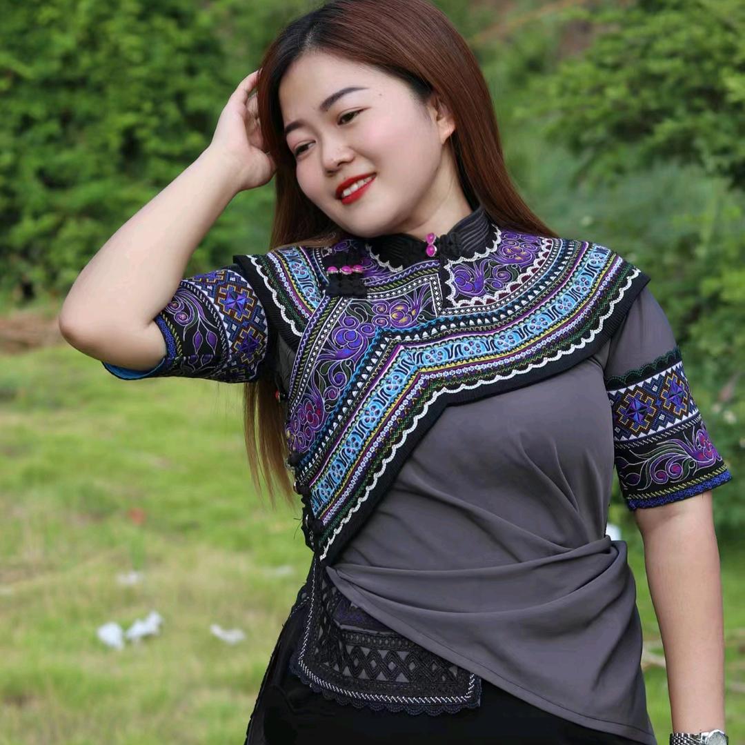 彝家小胖妹